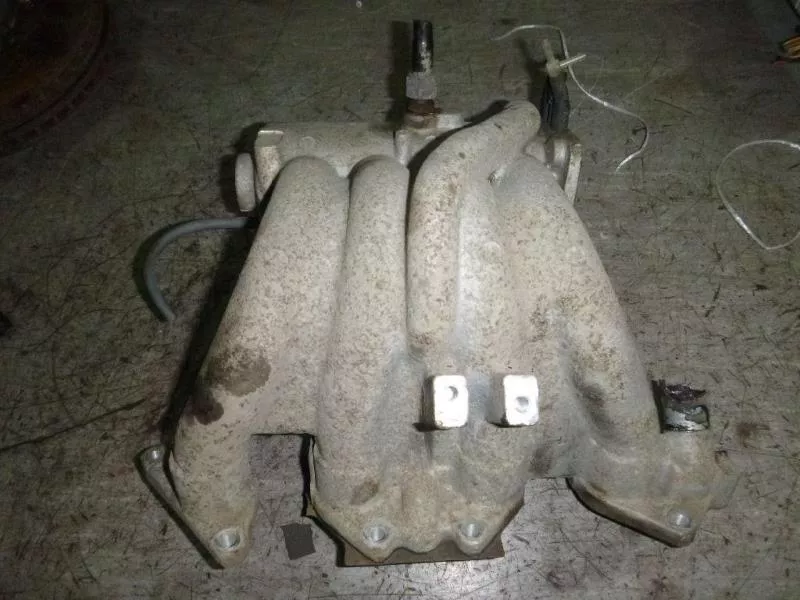 Впускной коллектор ST302523 Впускной коллектор ST302523