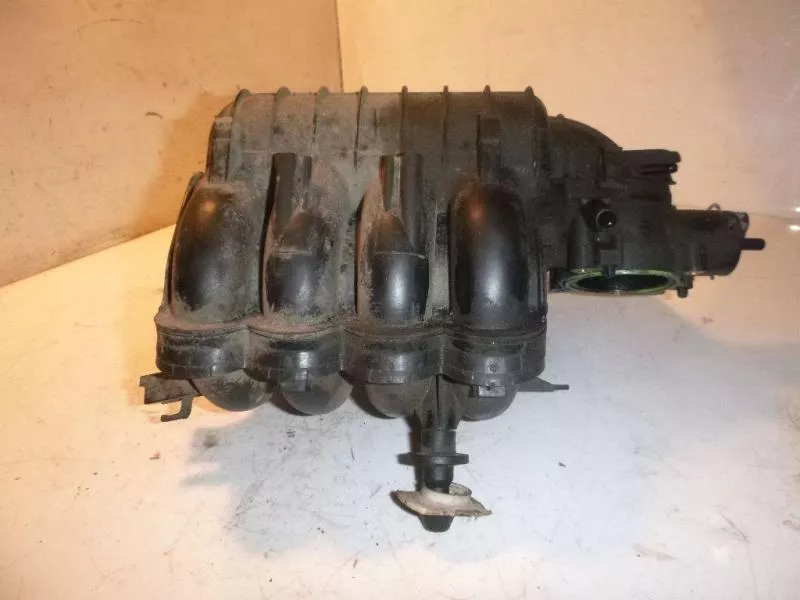 Впускной коллектор ST301081