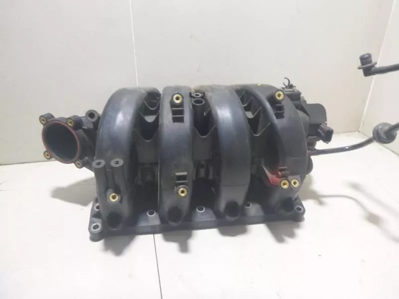 Впускной коллектор ST301470 Впускной коллектор ST301470