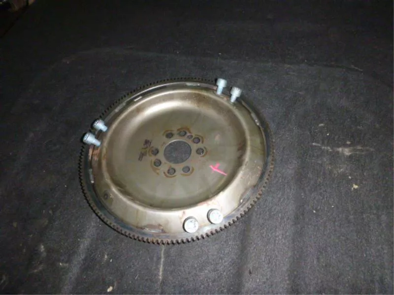 Маховик двигателя BS265536