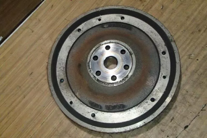 Маховик двигателя BS266889