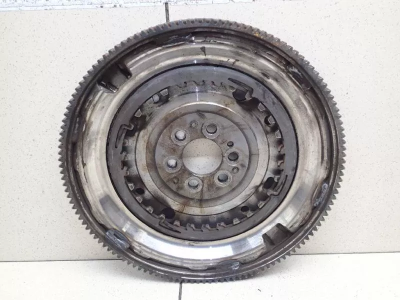 Маховик двигателя BS267681