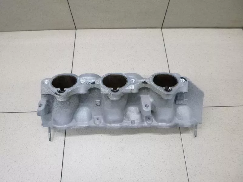 Впускной коллектор ST301715 Впускной коллектор ST301715