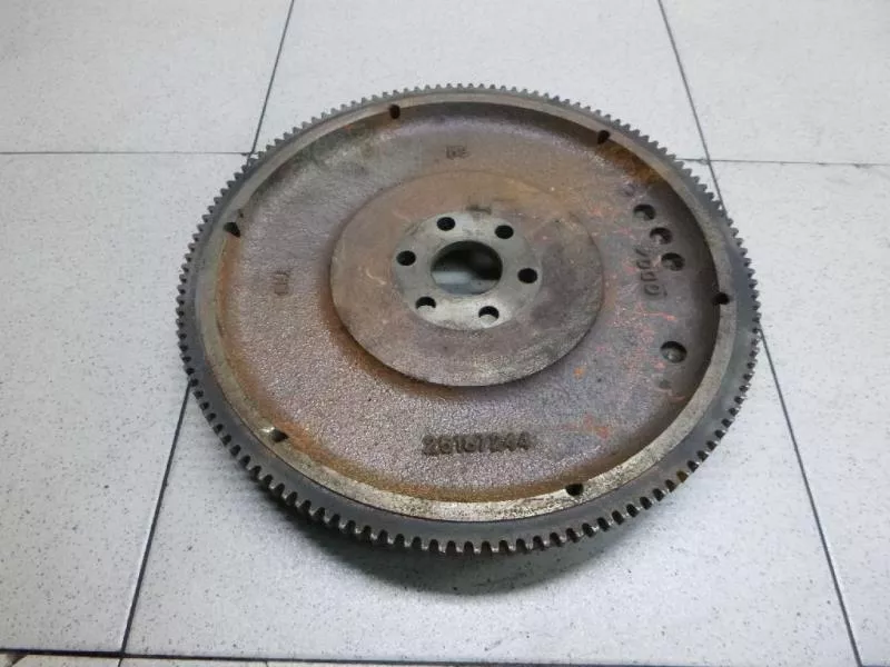 Маховик двигателя BS264839