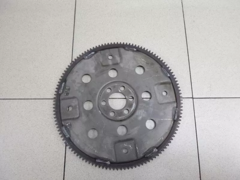 Маховик двигателя BS266176