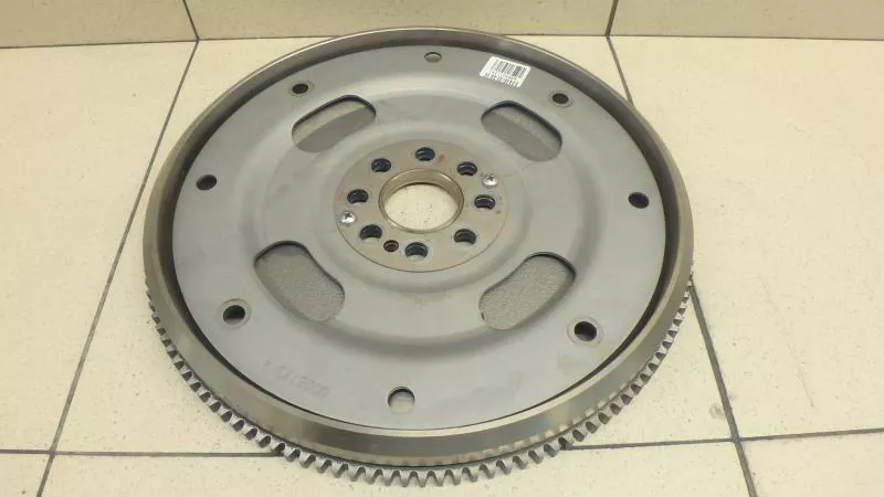 Маховик двигателя BS267001