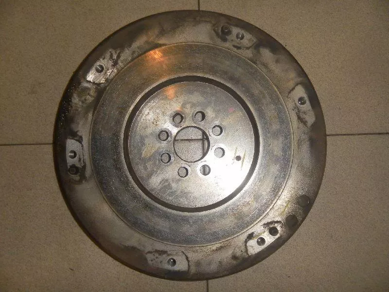 Маховик двигателя BS264238