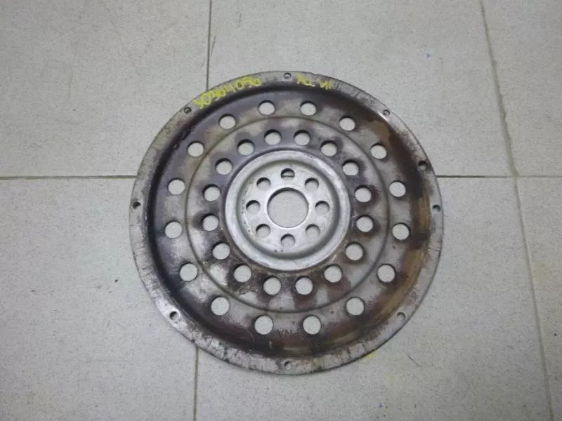 Маховик двигателя BS264296