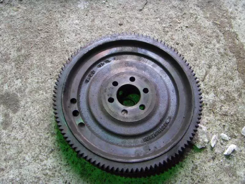 Маховик двигателя BS265304