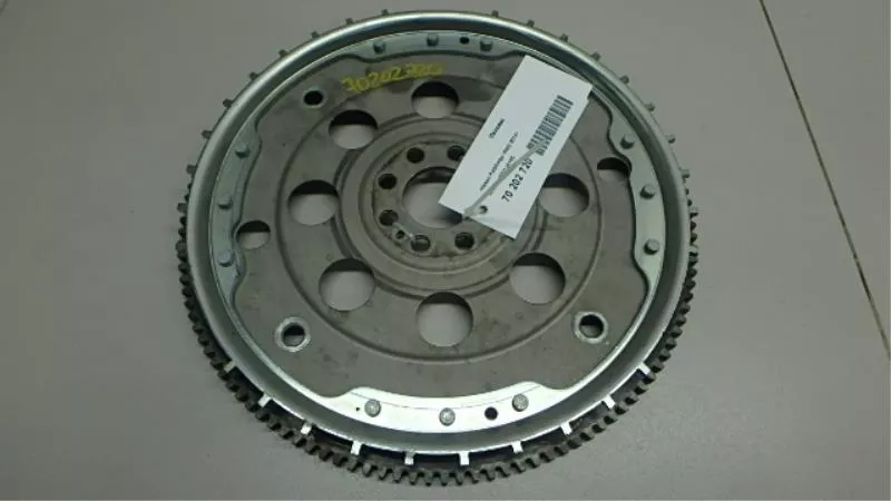 Маховик двигателя BS266950