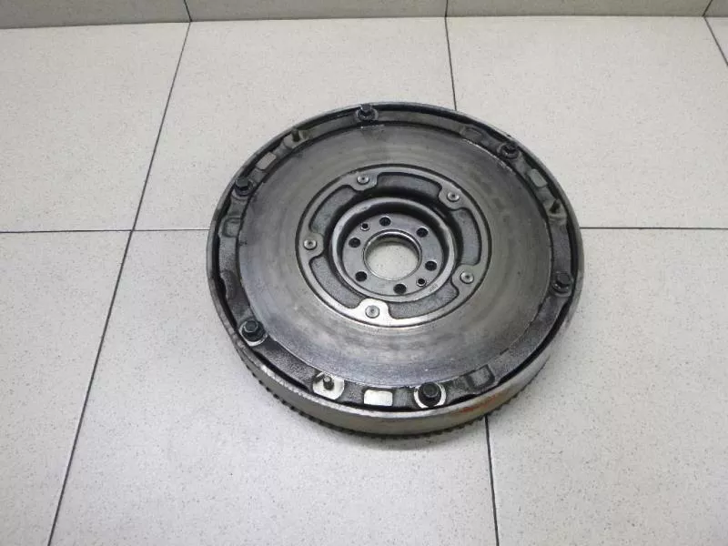 Маховик двигателя BS265894