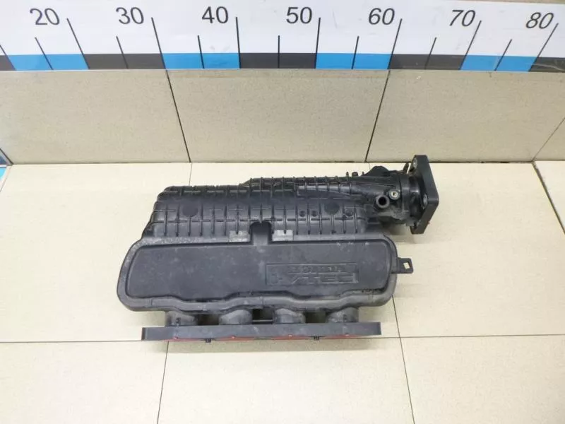 Впускной коллектор ST302076 Впускной коллектор ST302076