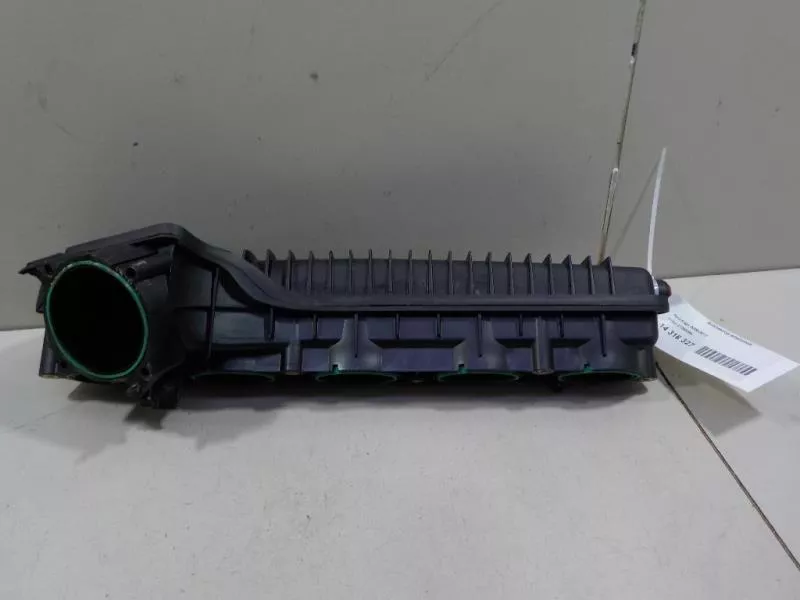 Впускной коллектор ST300582 Впускной коллектор ST300582