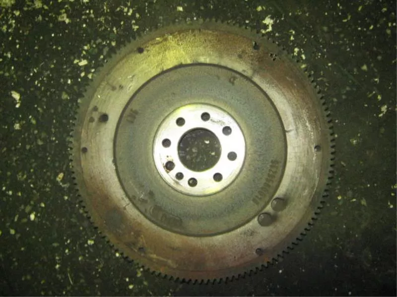 Маховик двигателя BS267115