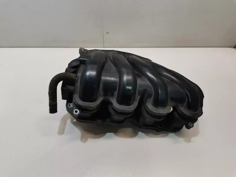 Впускной коллектор ST302204 Впускной коллектор ST302204