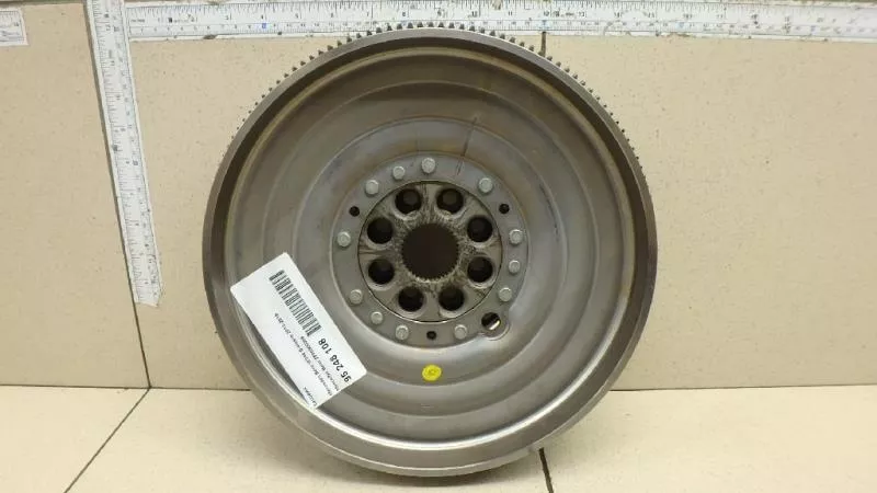 Маховик двигателя BS267968