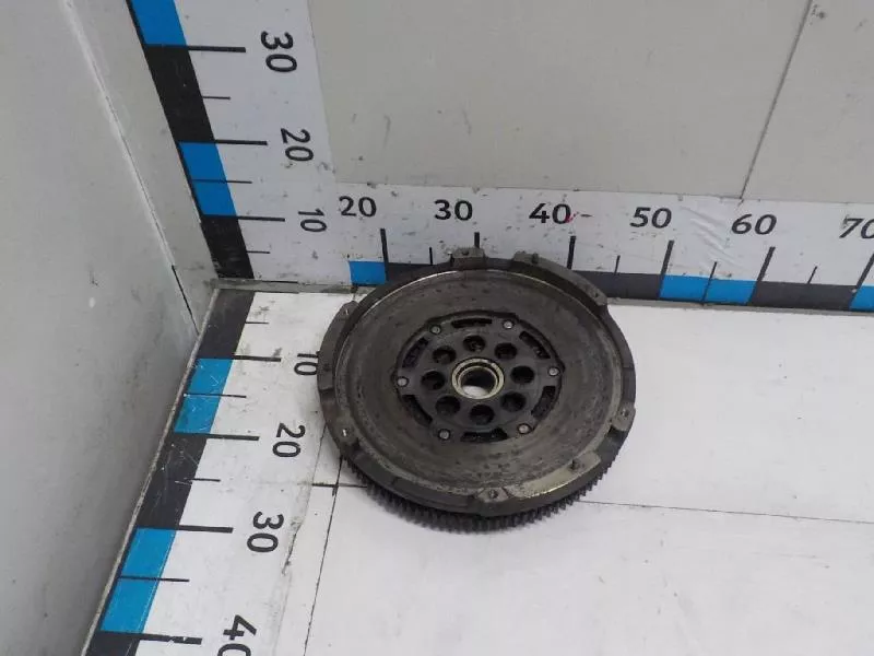 Маховик двигателя BS267797