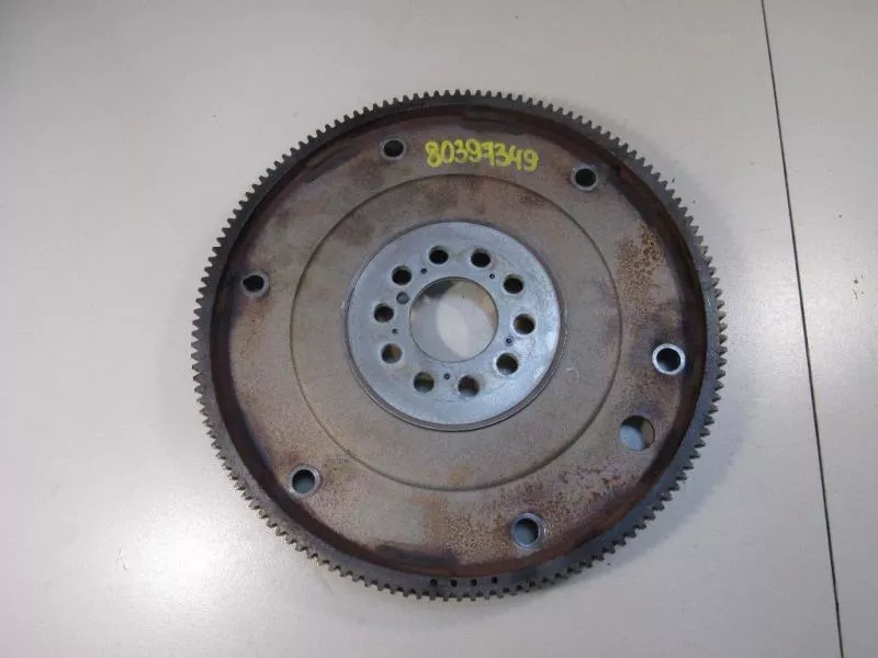 Маховик двигателя BS266004