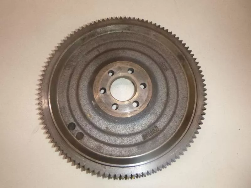 Маховик двигателя BS264322