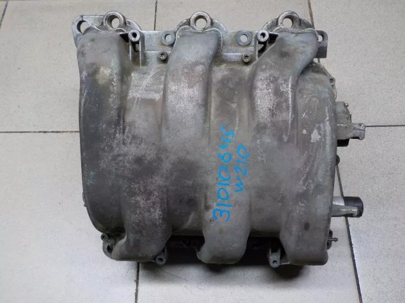 Впускной коллектор ST302284 Впускной коллектор ST302284