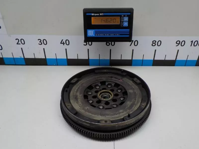 Маховик двигателя BS267754