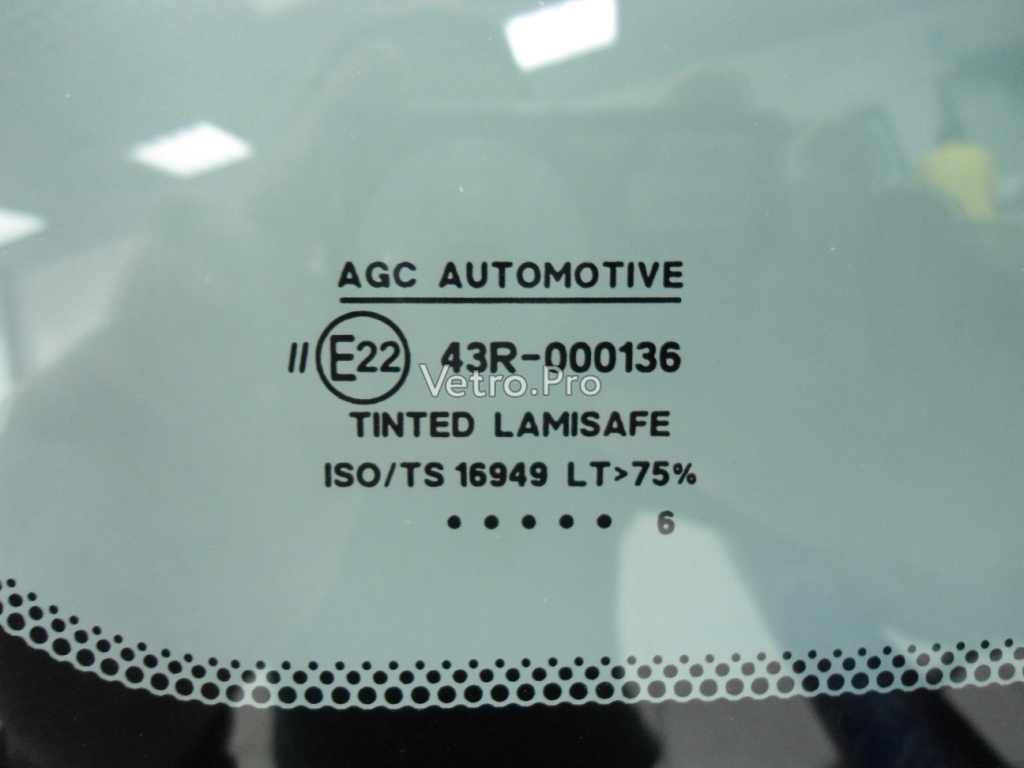 Заднее стекло AGC с обогревом BS226273